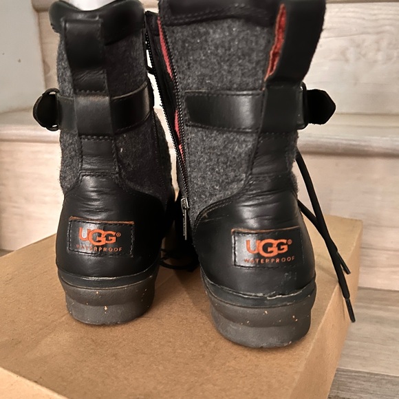 UGG Women's Kesey Black and Gray Combat Boots Size 7 - Picture 5 of 7